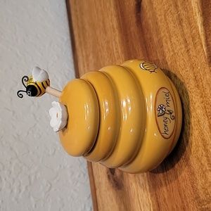 Joie Mini Honey Pot & Dipper. Small honey jar with honey dipper.